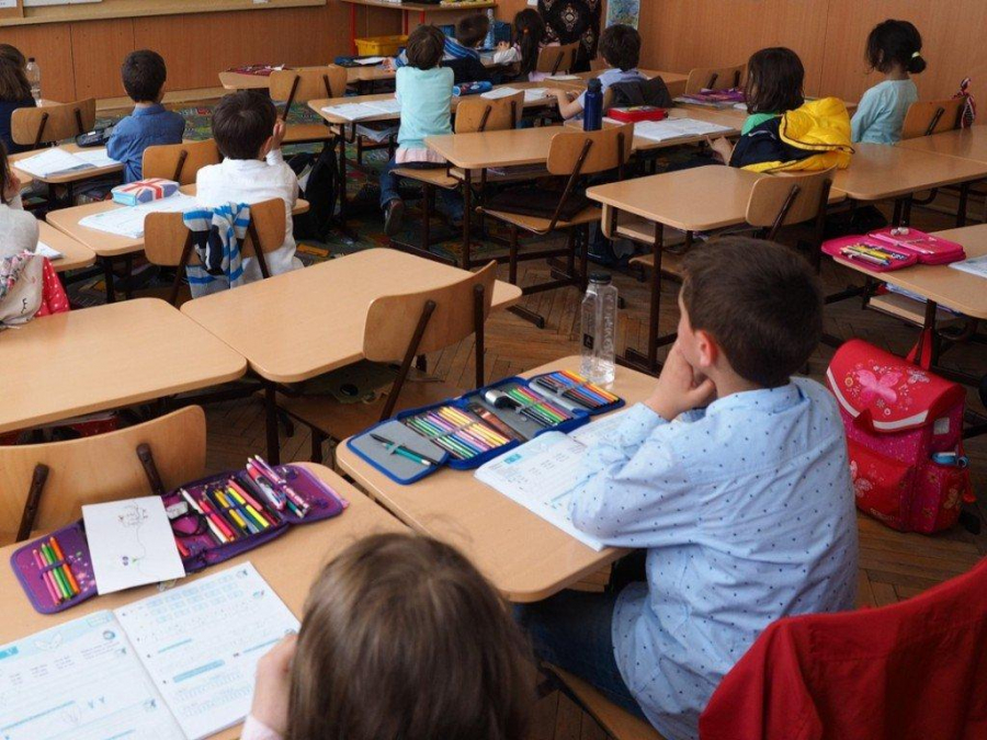 Elevii claselor a II-a susţin Evaluarea naţională