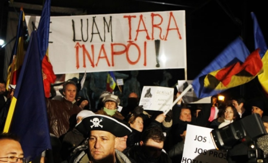 Presa străină: Românii continuă protestele, semn că răbdarea lor a atins limitele