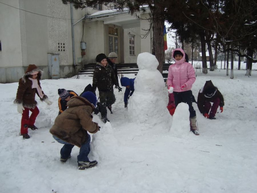 VACANȚĂ PRELUNGITĂ până luni în judeţ. În municipiul Galaţi se învaţă