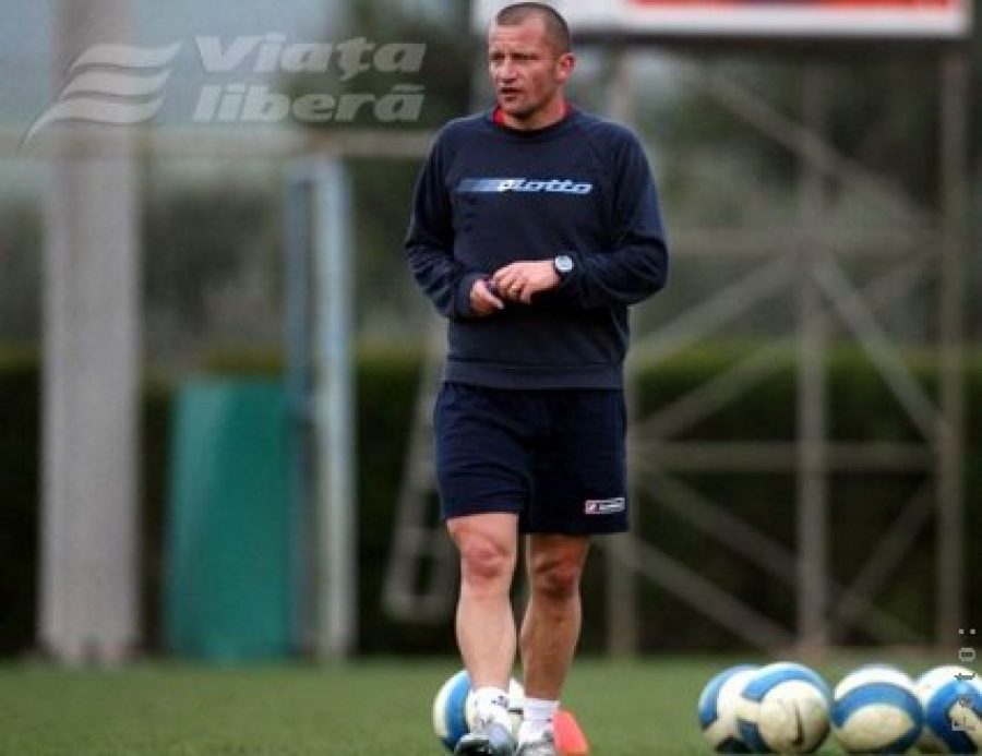 Dorinel Munteanu, supărat pe selecţionerul Săndoi