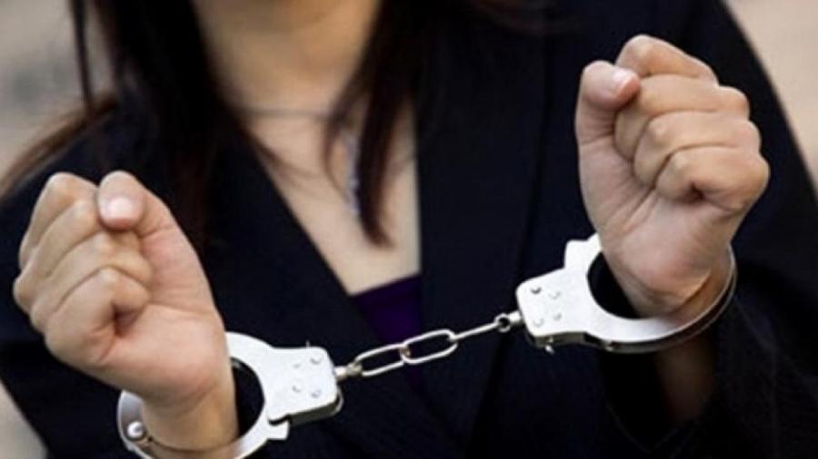 O gălățeancă și-a ucis în bătaie fiica de 4 ani. Mamă cu retard, acuzată de crimă