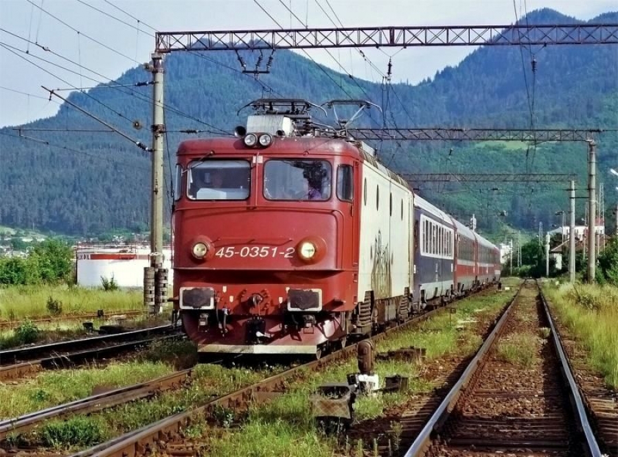 Elevii şi studenţii vor PLĂTI MAI PUȚIN pentru biletele la tren