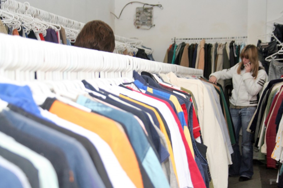 Vrei să faci bani? Deschide-ţi un second-hand! Afaceri de top cu sărăcia gălăţenilor