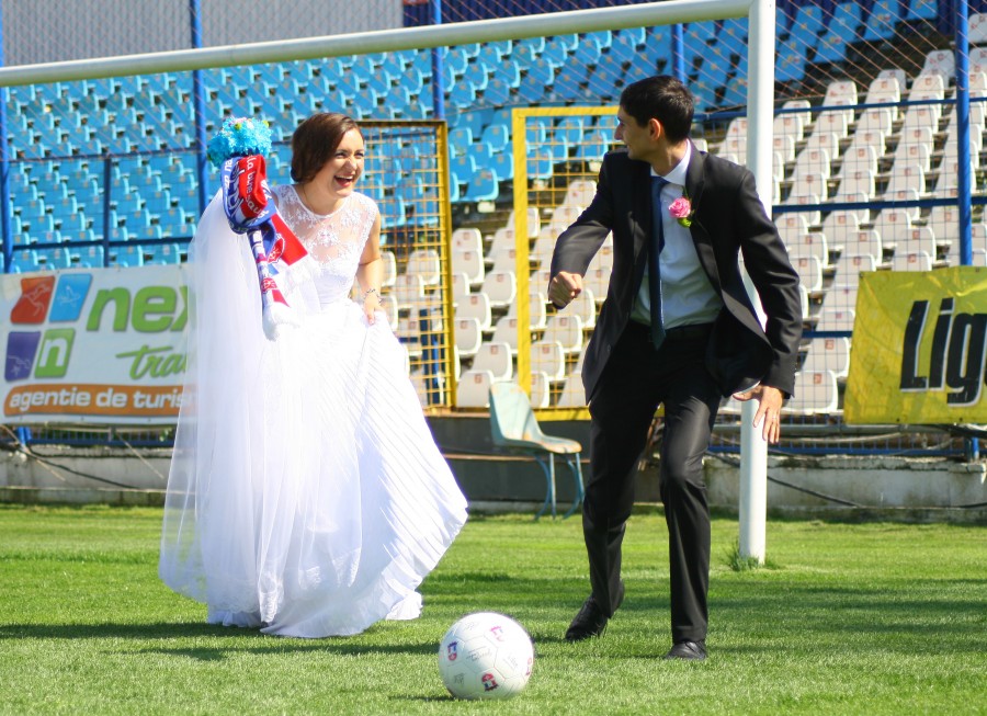 Pe stadion chiar şi în ziua nunţii, din dragoste pentru Oţelul!