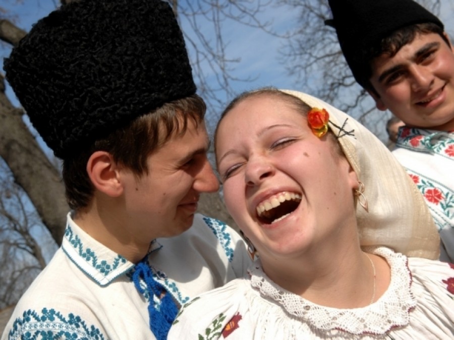 Sărbătoarea iubirii la români: Dragobetele sărută fetele 