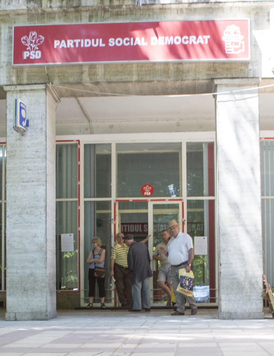 Social-democraţii îşi PREGĂTESC electoratul de ALEGERI/ Consultaţii oftalmologice la sediul PSD Galaţi