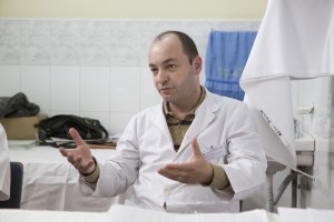 Un paradox legislativ stârneşte frustrări: &quot;Doctor cu 40 de ani vechime, câştig mai puţin decât un începător&quot;