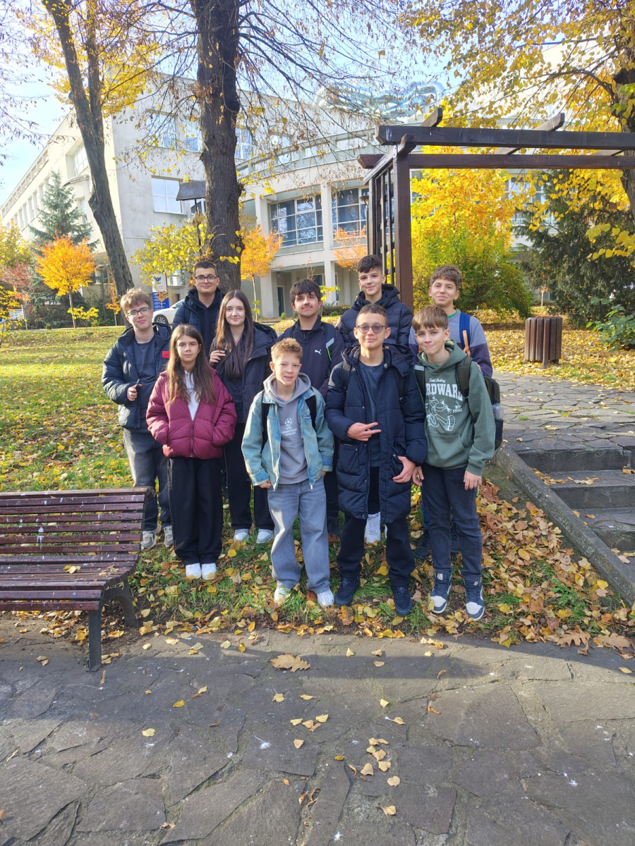 Premii pentru patru echipe de elevi de la Centrul de Excelență Galaţi (GALERIE FOTO)