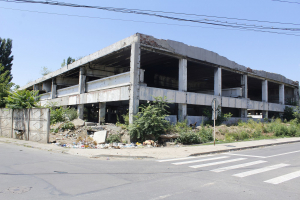 Cum scăpăm de gunoaiele de pe Coşbuc 256? Ruinele MEHID, protejate de Legea insolvenţei