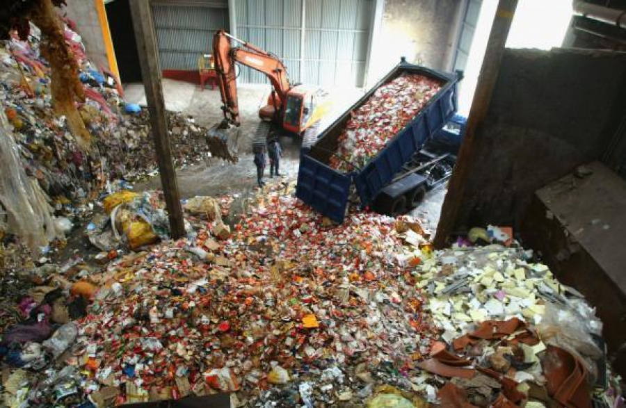 România ar putea intra în INFRINGEMENT pentru GROPILE DE GUNOI