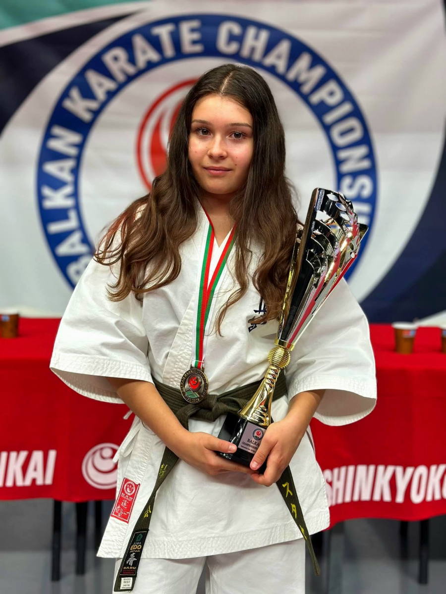 Crina Stase, campioană balcanică la karate kyokushin