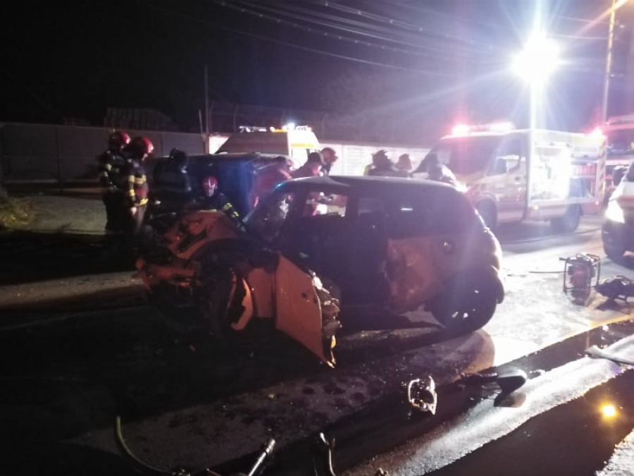 Taxi răsturnat de o maşină condusă de un şofer beat. Cinci victime