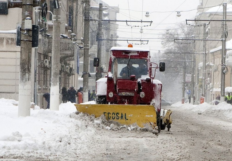 Afaceri controversate la Ecosal: Galaţiul toacă bani publici pe sare de lux 