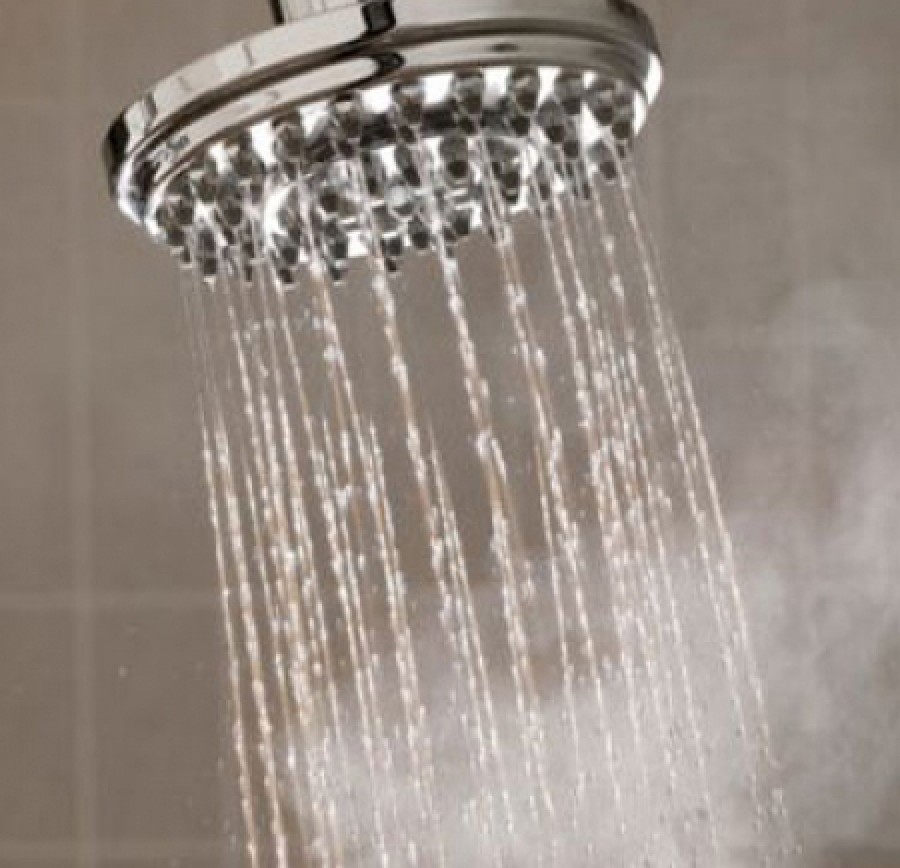 Paradox la duş: să refuzi apa caldă făcută cadou