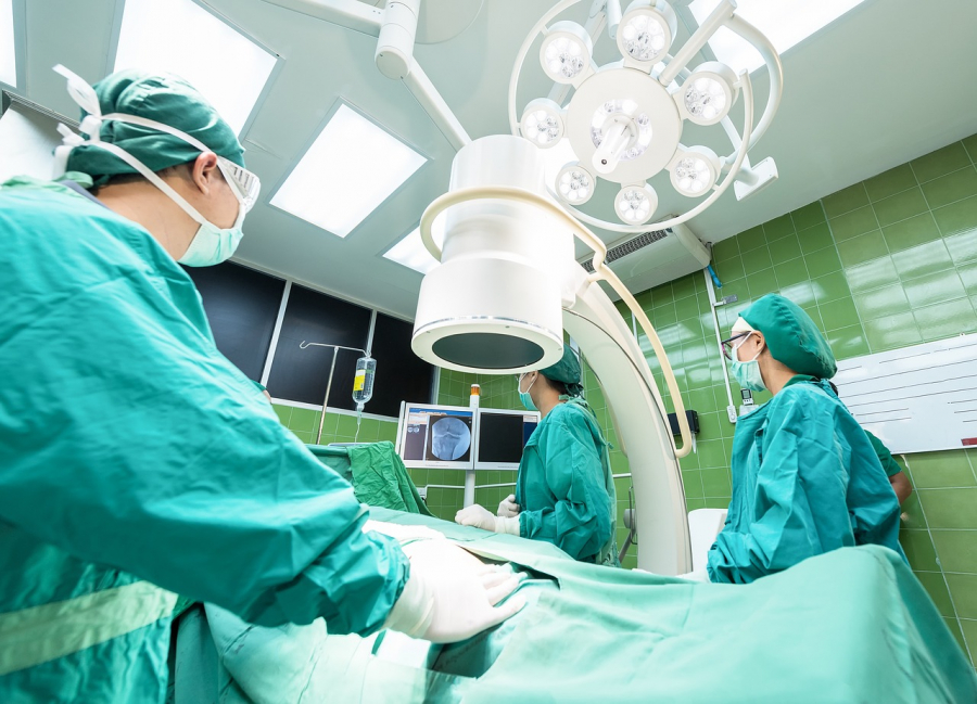 Un bărbat din Galaţi a ajuns la urgențe cu un borcan de muștar în anus