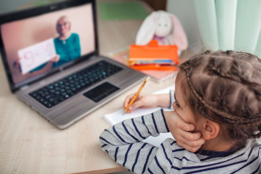 Şcoală online, până la vacanţa de Crăciun