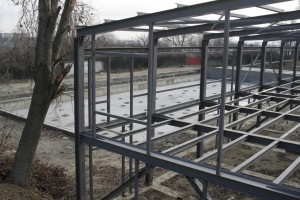 În urmă cu trei luni, şantierul de la bazin a fost părăsit de muncitori