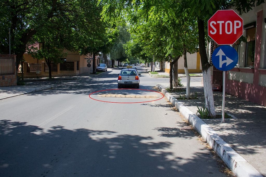 ”Piedici” pentru maşini în intersecţia cu cele mai multe ACCIDENTE din Galaţi