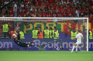 EURO 2024. Cristiano Ronaldo, salvat de portarul Diogo Costa