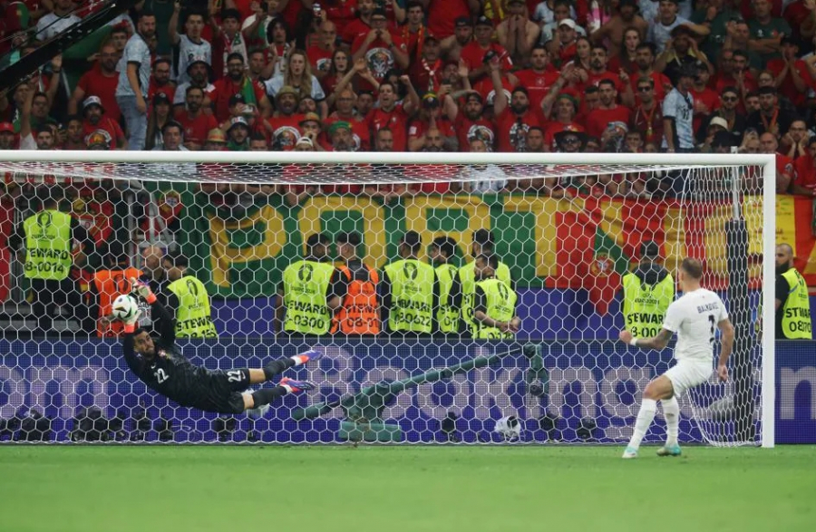 EURO 2024. Cristiano Ronaldo, salvat de portarul Diogo Costa