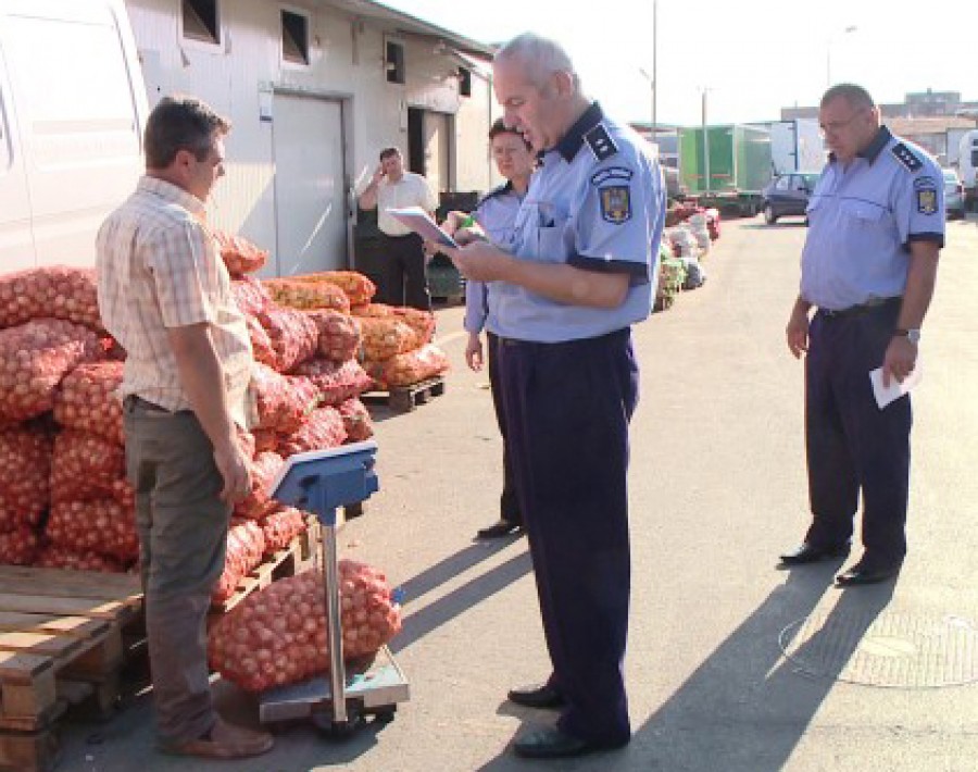 Comercianţi brăileni AMENDAŢI la Galaţi. Nu aveau PREŢURILE AFIŞATE