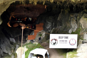 Voluntari francezi izolați într-o peșteră, timp de 40 de zile