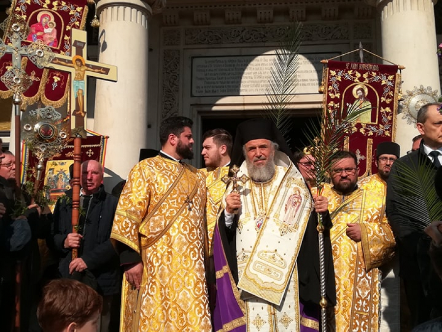 Sute de oameni au participat la Pelerinajul de Florii (FOTO)