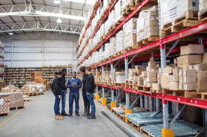 Deficit comercial în operațiunile de import-export
