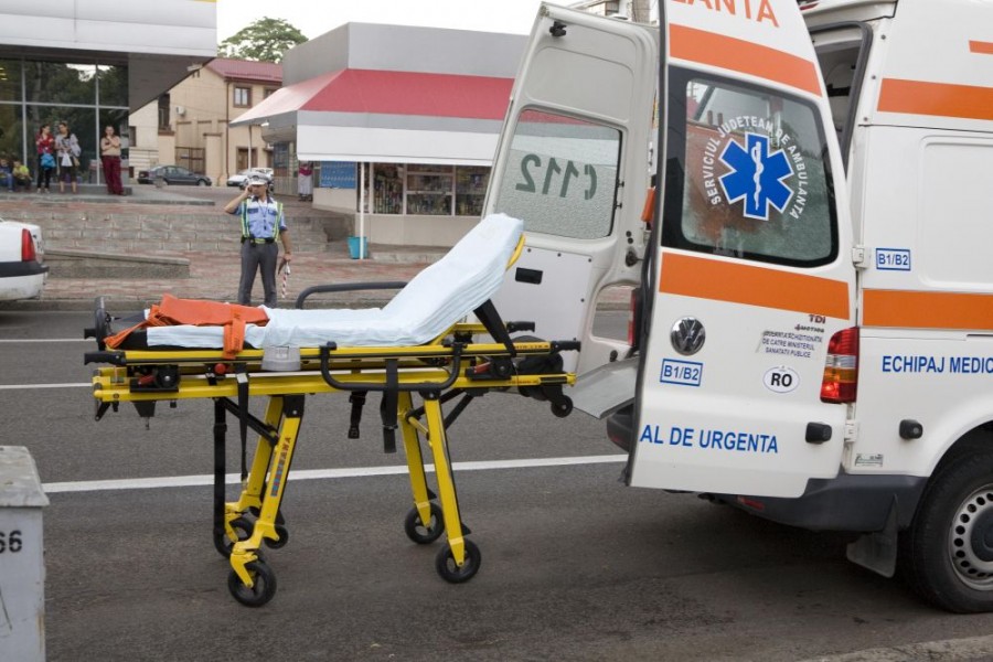 Patru substaţii de Ambulanţă din judeţ, în pericol să rămână nemodernizate