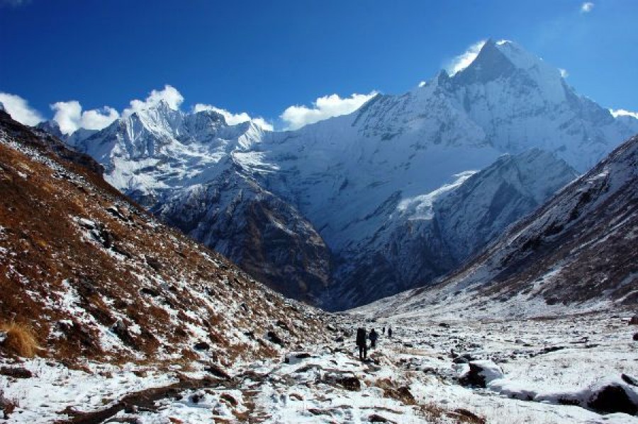 Prima expediţie sută la sută românească în Himalaya/ Patru români atacă Vârful Annapurna  
