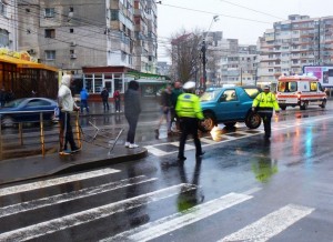 Femeia lovită sâmbătă pe trecerea de pietoni A MURIT în spital
