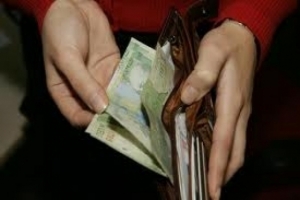 Aveţi grijă, CERŞETORII de la &quot;Modern&quot; umblă la PORTOFELE! O tânără a fost &quot;operată&quot; chiar de ziua ei
