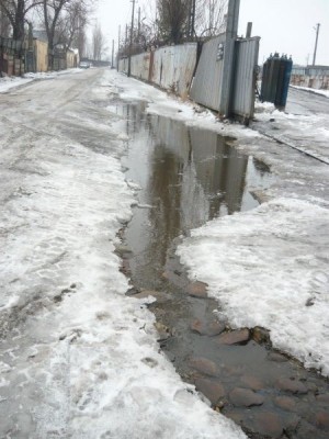 La marginea civilizaţiei: Strada Vezuviului găurită de cratere