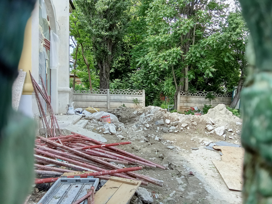 Suspiciuni, ironii și iritare. Pentru ce va fi concesionat un teren din centrul orașului (FOTO)