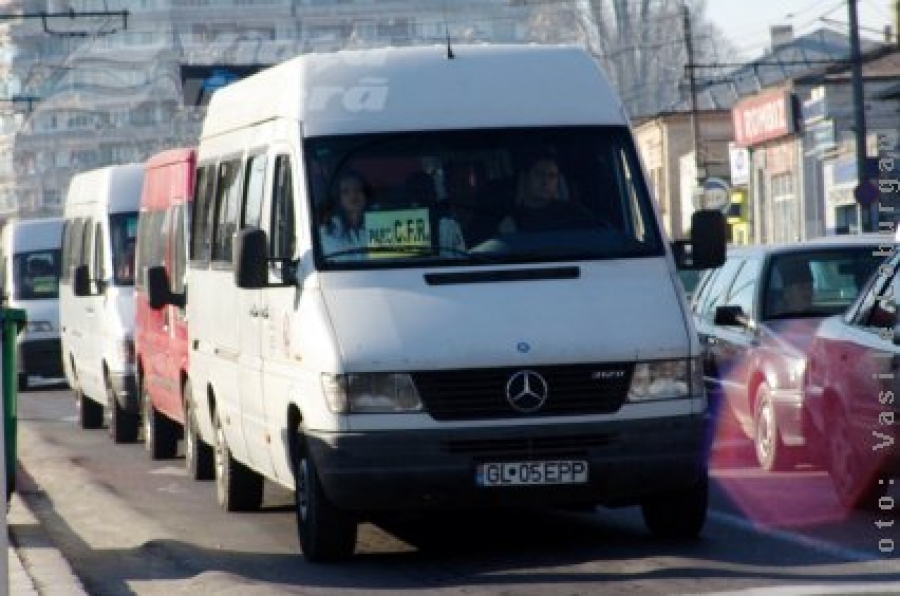 Din 500 de maxi-taxi rămân 170