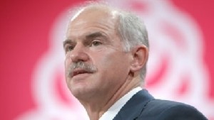 Premierul frec Giorgios Papandreou le cere membrilor Cabinetului său să demisioneze 