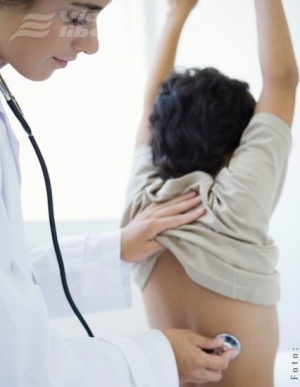 Câte mii de elevi îngrijeşte un medic şcolar?