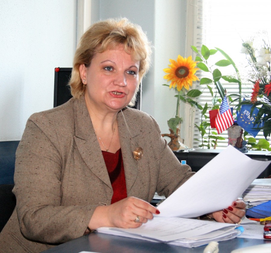 Dr. Costinela Georgescu: "Nu e normal să le dai copiilor sarmale cu smântână la prânz"