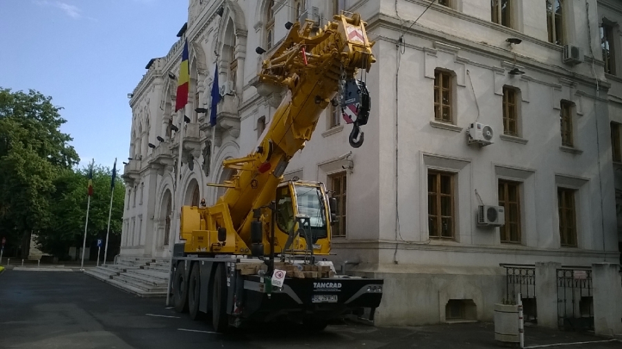 Noua Primărie şi locuri de parcare... ignorate