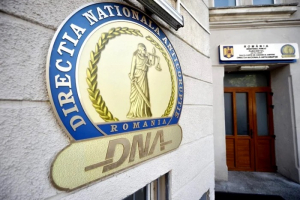 Mite de zeci de mii de euro la Imigrări
