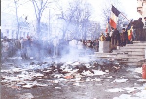Decembrie 1989, la Galaţi: De la revoluţia boemă la dezamăgirea de astăzi (GALERIE FOTO)
