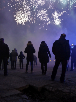 DJ şi focuri de artificii. Cum au petrecut gălăţenii Revelionul în aer liber (FOTO și VIDEO)