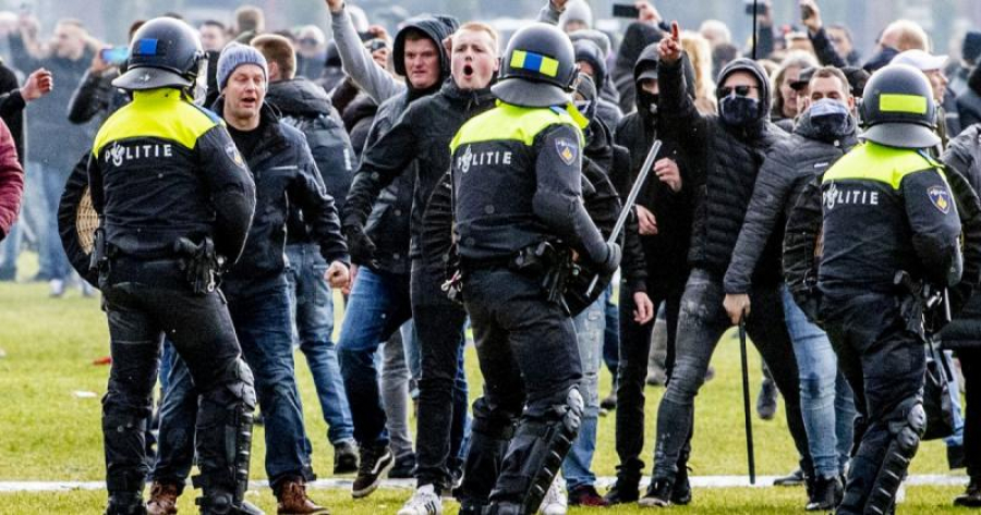 Guvernul olandez denunță violența „idioților” la manifestațiile antirestricții