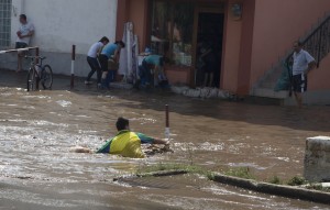 UPDATE Furia apelor a fost necruţătoare / Peste 3.000 de gălăţeni au fost evacuaţi