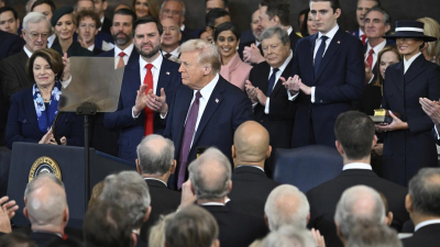 Președintele SUA, Donald Trump, aplaudat după depunderea jurământului