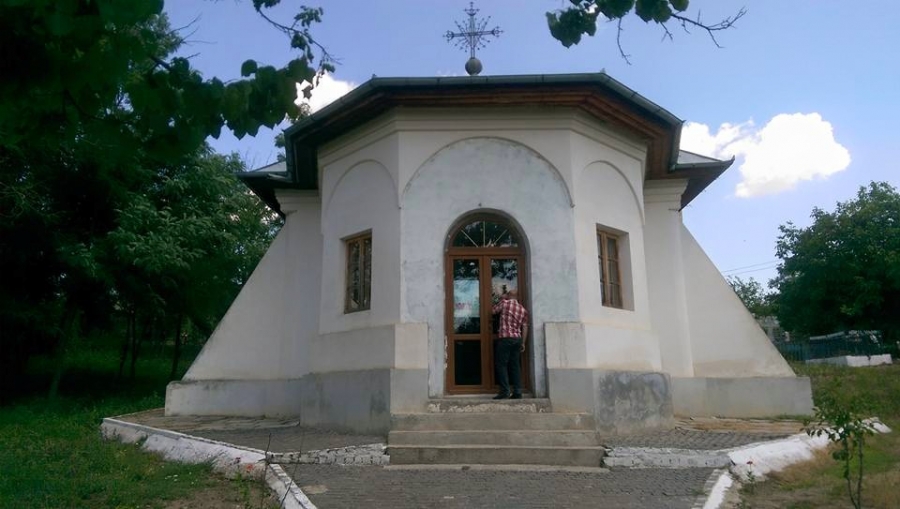 COMORI DE PATRIMONIU/ Biserica de la Roşcani, o pagină din istoria Galaţiului