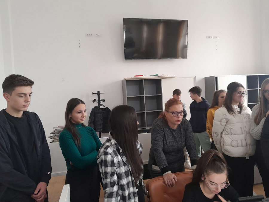 Elevii de la Liceul Tehnologic „Aurel Vlaicu”, în vizită la „Viața Liberă”