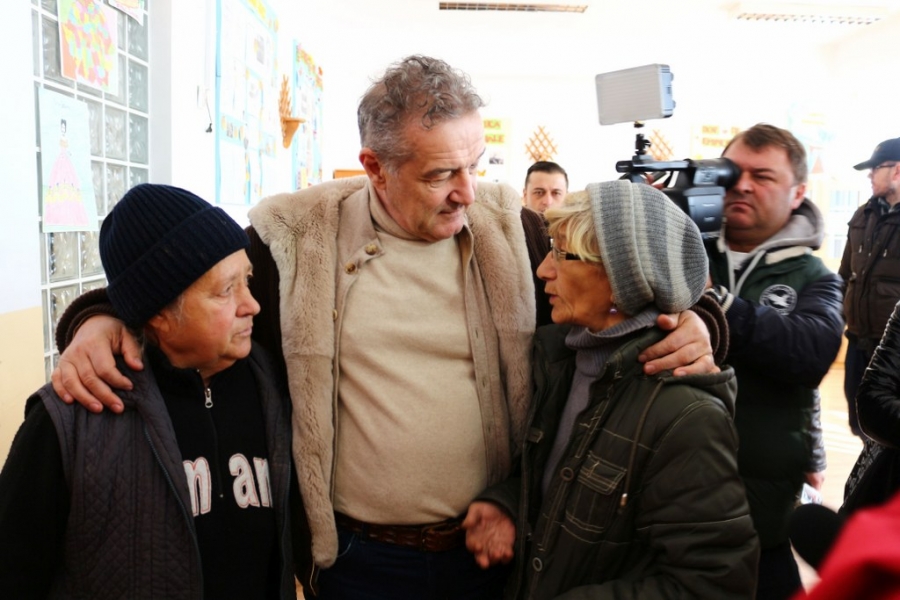 GIGI BECALI, în ajutorul sinistraţilor din judeţul Galaţi (FOTO și VIDEO)