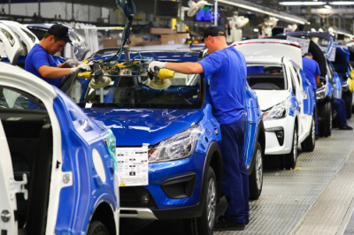 Producătorul auto Hyundai se retrage din Rusia