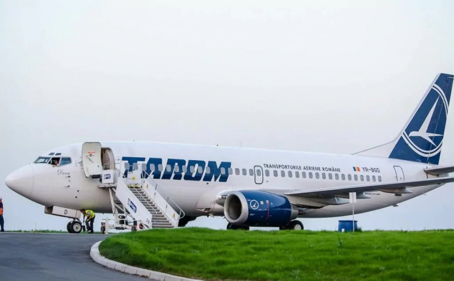 Cursă Tarom, lovită de fulger